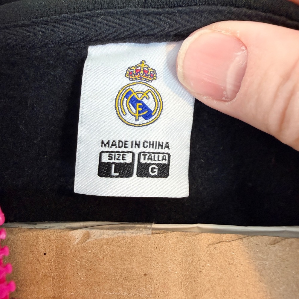 Real Madrid CF Full Zip Hoodie Mens Large Black Pink Soccer Club Crest Jacket - Picture 2 of 16